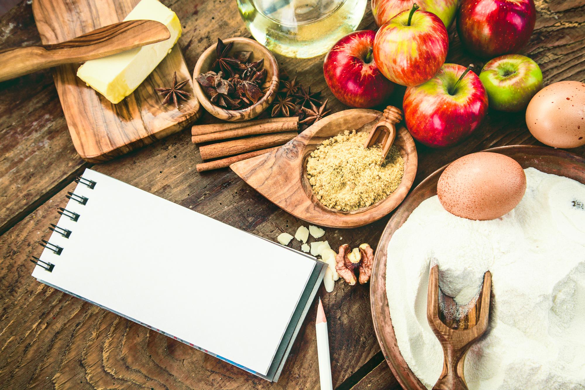 Selection of course thumbnails and recipe cards